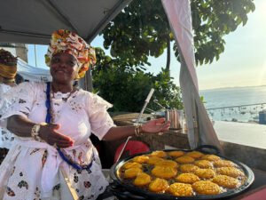 VII Festival de Acarajé, ABAM homenageia dia da mulher negra latino-americana e caribenha com distribuição de 10 mil acarajés